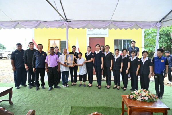 เหล่ากาชาดจังหวัดนครปฐม มอบบ้านกาชาดรวมใจ แก่ประชาชนในพื้นที่ตำบลหนองงูเหลือม อำเภอเมืองนครปฐม