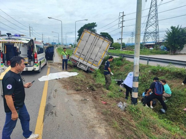 สุดเศร้า ! จยย.ชนกันบนถนนวงแหวนรอบ 3 อ.สารภี เสียชีวิต 1 ราย บาดเจ็บ 2 ราย ที่เชียงใหม่