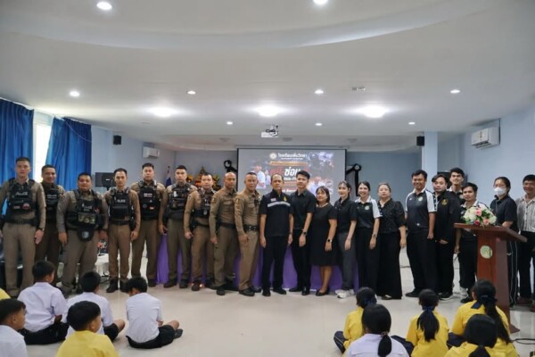 โรงเรียนเพิ่มวิทยาร่วมกับ สภ.นครชัยศรี จัดฝึกซ้อมแผนเผชิญเหตุ “หนี ซ่อน สู้” ยกระดับมาตรการความปลอดภัยขั้นสูงสุดให้กับสถานศึกษา
